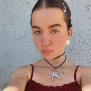 Star pendant necklace